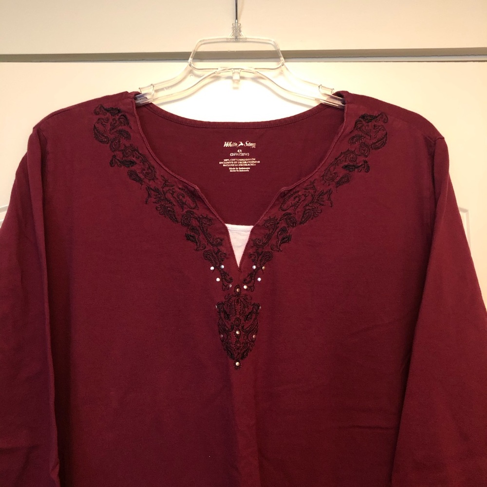 Pretty cranberry colored 3/4 sleeve top. 4X